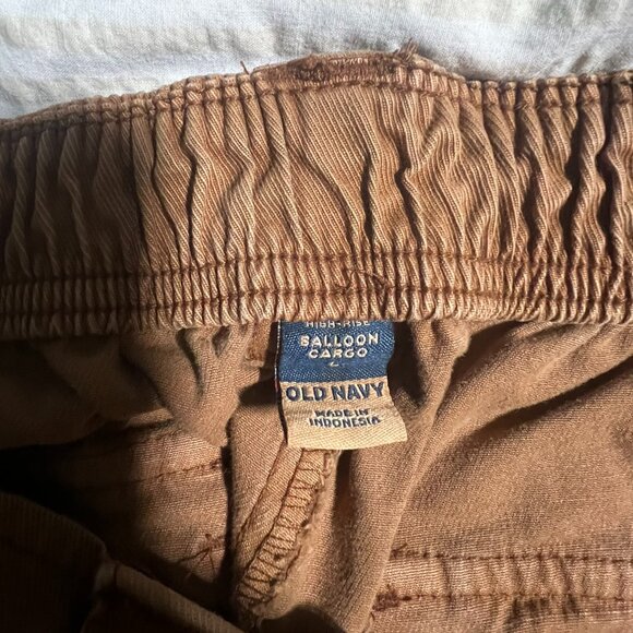 Old Navy High-Waisted Balloon Cargo Pants Size L - Picture 3 of 3
